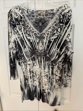 One World Black & White V-Neck Ornate Graphic Tunic